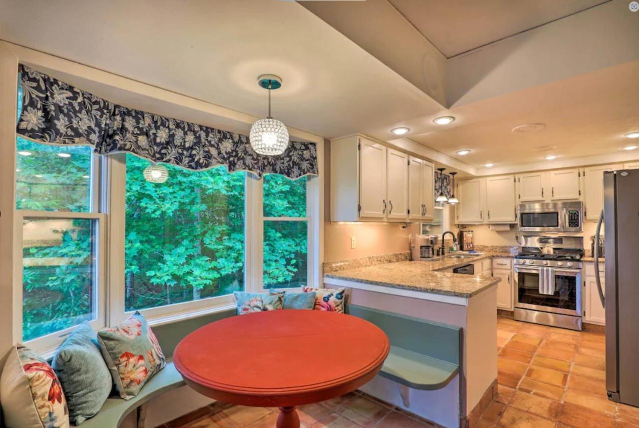 Roamer'S Respite - A Prime Location With Scenic Views For Your Ultimate Retreat Sylva Luaran gambar