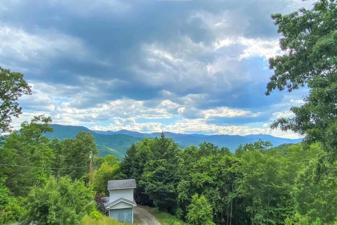 Roamer'S Respite - A Prime Location With Scenic Views For Your Ultimate Retreat Sylva Luaran gambar